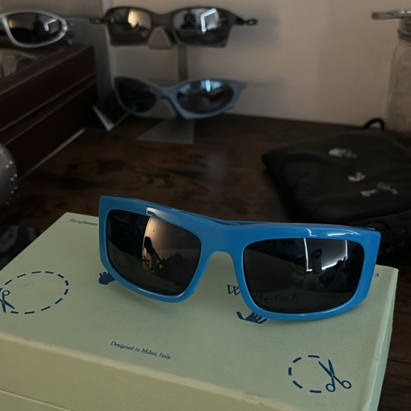 Off White Joseph Sunglasses - Picture 3 of 6